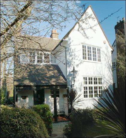 10 Bigwood Road